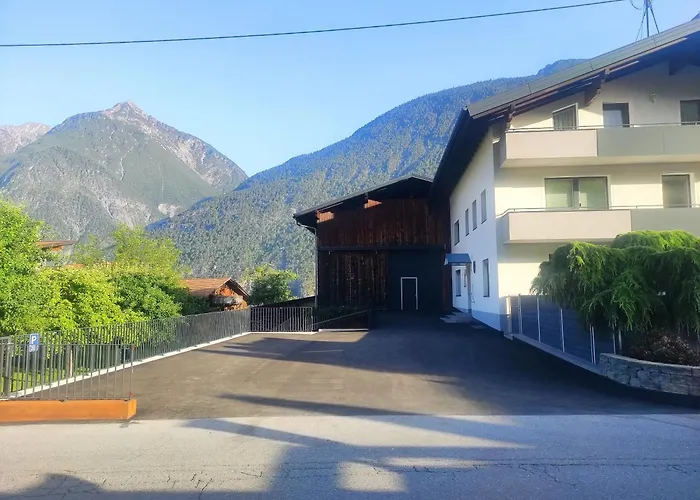 Groassehof Haus Gstrein